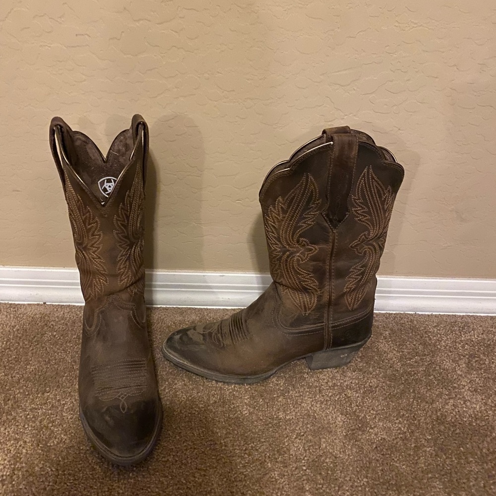 Ariat Brown Embroidered Leather Western Heeled Boots